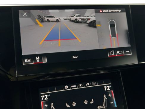Used 2022 Audi e-tron Premium Plus w/ Premium Plus Package image 24
