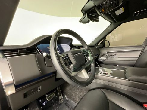 Used 2024 Land Rover Range Rover SE AWD/4WD image 15