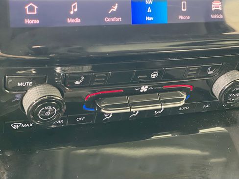 Used 2021 Jeep Grand Cherokee L Limited image 20