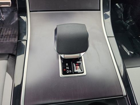 Certified 2026 Land Rover Range Rover Velar Dynamic SE AWD/4WD image 16