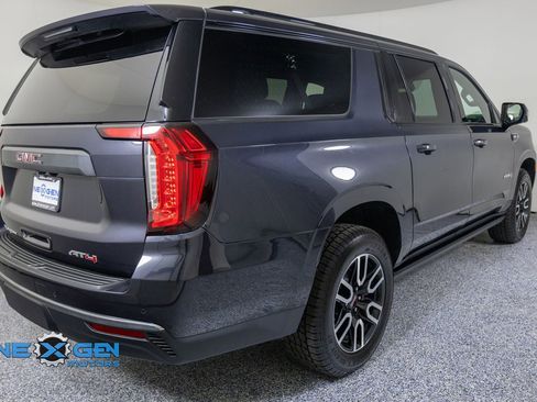 Used 2023 GMC Yukon XL AT4 w/ AT4 Premium Package AWD/4WD image 7