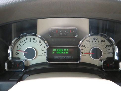 Used 2012 Ford Expedition XLT image 21