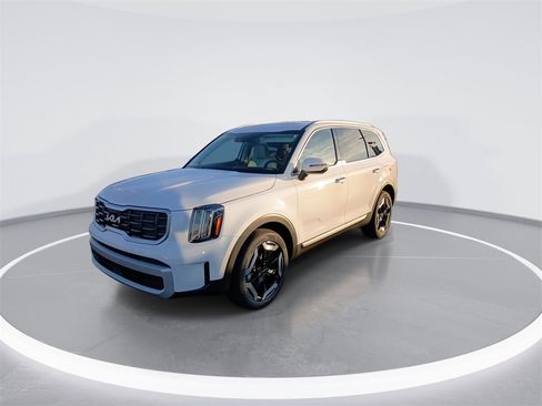 New 2025 Kia Telluride S image 4