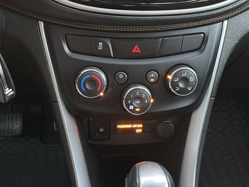 Used 2019 Chevrolet Trax LT image 15