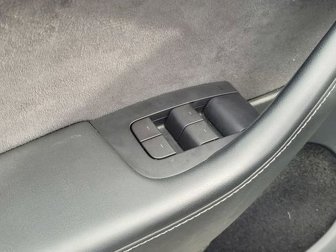 Used 2023 Tesla Model Y Long Range image 16