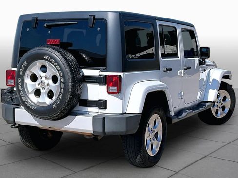 Used 2013 Jeep Wrangler Unlimited Sahara w/ Connectivity Group AWD/4WD image 11