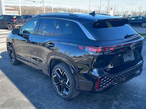 Used 2025 Volkswagen Tiguan SEL R-Line image 5