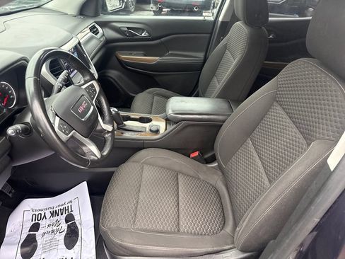 Used 2018 GMC Acadia SLE FWD image 16