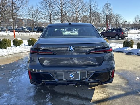 New 2026 BMW 750e xDrive w/ Luxury Rear Seating Package image 4