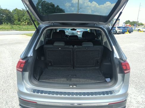 Certified 2023 Volkswagen Tiguan SE w/ Panoramic Sunroof Package FWD image 31