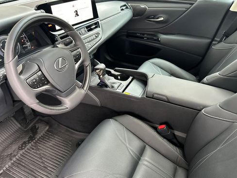 Used 2025 Lexus ES 300h w/ Accessory Package (Z2) FWD image 11