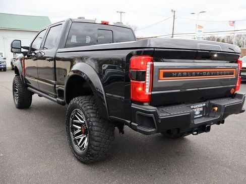 New 2026 Ford F250 Lariat w/ Black Appearance Package image 17