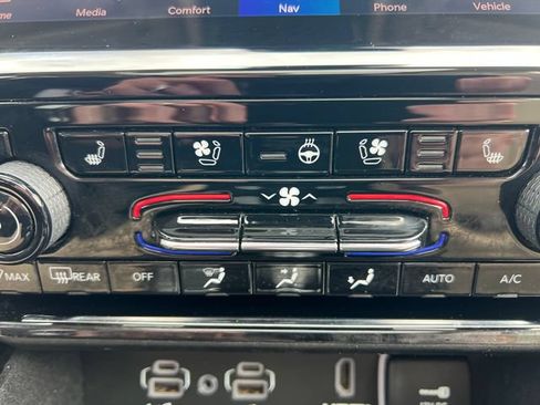 Used 2022 Jeep Grand Cherokee Limited w/ Luxury Tech Group II AWD/4WD image 28