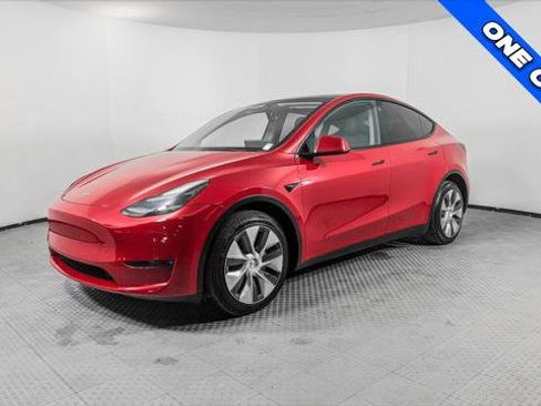 Used 2023 Tesla Model Y Long Range image 2
