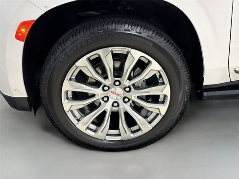 Used 2023 GMC Yukon Denali w/ Denali Reserve Package AWD/4WD image 33