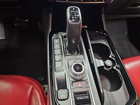 Used 2023 Maserati Levante GT AWD/4WD image 19