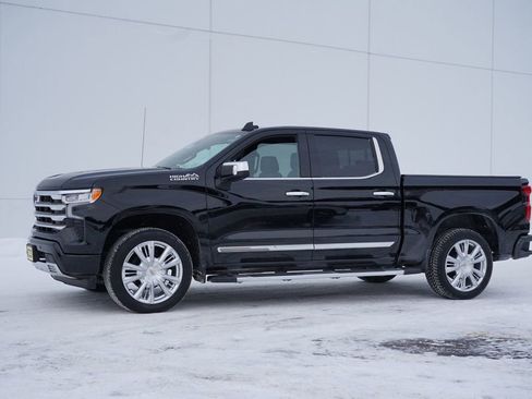 Used 2022 Chevrolet Silverado 1500 High Country w/ High Country Premium Package image 6
