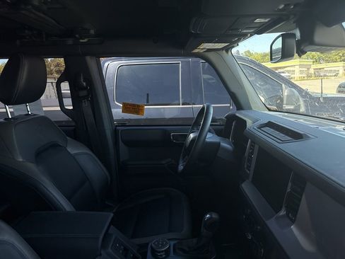 Certified 2025 Ford Bronco Outer Banks w/ Sasquatch Package AWD/4WD image 20
