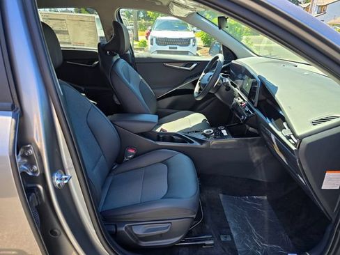 New 2026 Kia Niro Wind w/ Wind Preserve Package FWD image 11