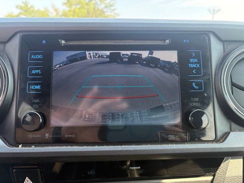 Used 2017 Toyota Tacoma TRD Off-Road w/ Tow Package RWD image 21