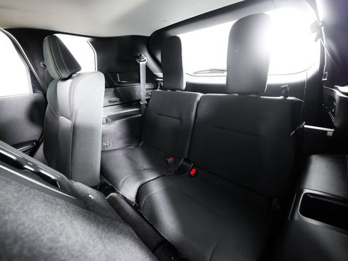 Used 2025 Mitsubishi Outlander ES FWD image 18