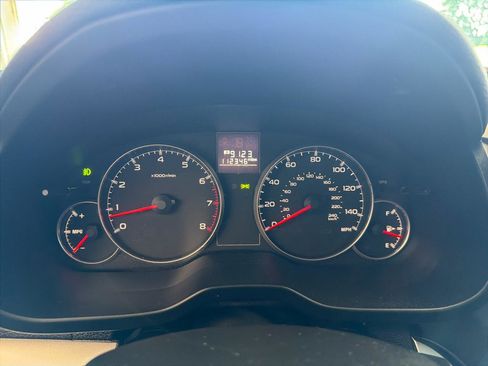 Used 2013 Subaru Outback 2.5i Premium w/ All-Weather Pkg AWD/4WD image 18