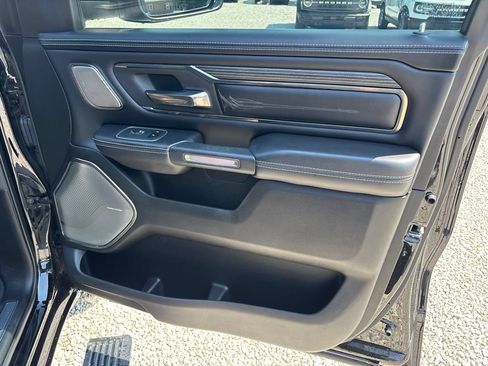 Used 2020 RAM 1500 Limited w/ Black Appearance Package AWD/4WD image 9