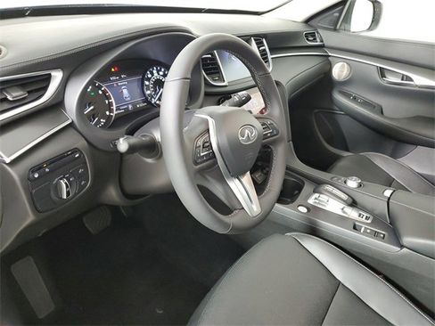 Certified 2025 INFINITI QX50 Luxe image 20
