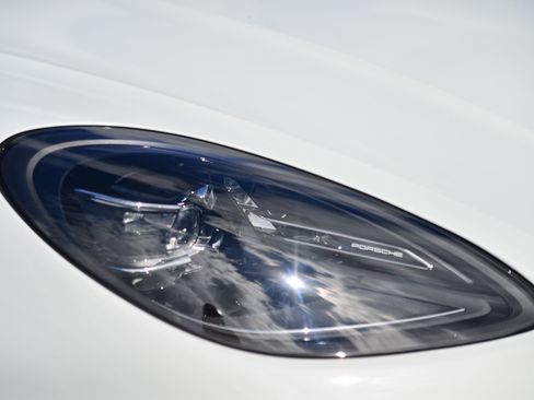 Used 2026 Porsche Macan image 11