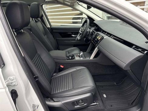 Certified 2025 Land Rover Discovery Sport S image 9