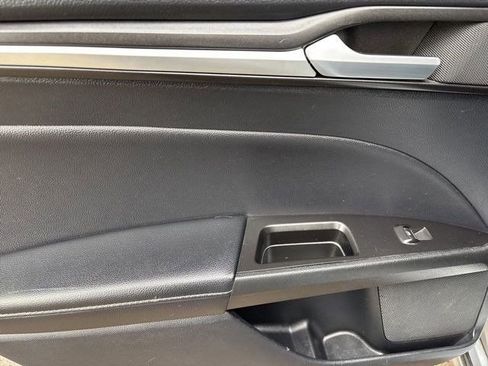 Used 2020 Ford Fusion Titanium image 34