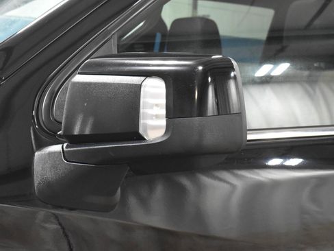 Used 2020 Chevrolet Silverado 1500 High Country image 34