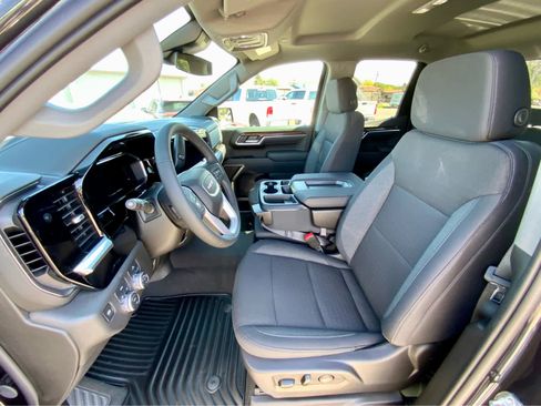 New 2026 GMC Sierra 1500 Elevation image 29