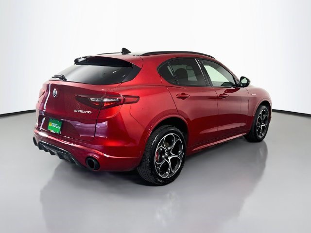 Used 2023 Alfa Romeo Stelvio Veloce AWD/4WD image 10