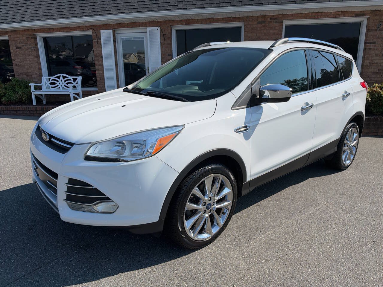 Used 2015 Ford Escape SE w/ SE Chrome Package AWD/4WD image 4