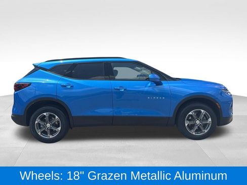 Used 2024 Chevrolet Blazer LT w/ Convenience Package FWD image 2