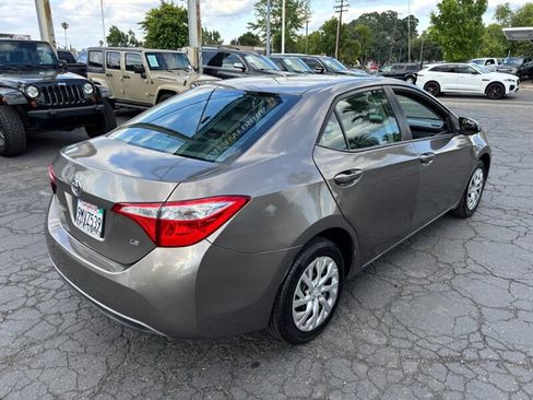 Used 2017 Toyota Corolla LE FWD image 4