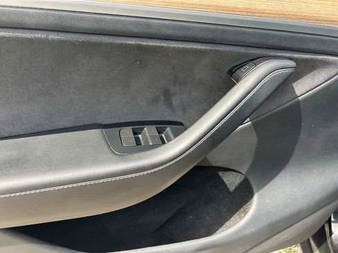 Used 2023 Tesla Model Y Long Range AWD/4WD image 15
