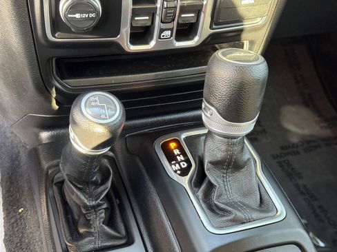 Used 2020 Jeep Gladiator Sport w/ Quick Order Package 24S image 16