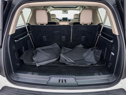 Used 2024 Ford Expedition Max Limited image 10