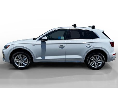 Used 2023 Audi Q5 2.0T Premium w/ Convenience Package AWD/4WD image 2
