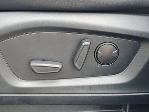 Used 2021 Ford Explorer XLT w/ Equipment Group 202A AWD/4WD image 13