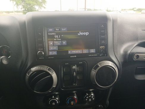 Used 2017 Jeep Wrangler Unlimited Sport w/ Quick Order Package 24S image 16