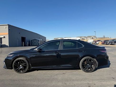 Used 2021 Toyota Camry SE image 5