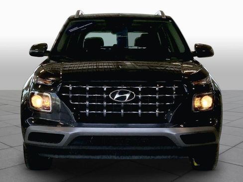 Certified 2025 Hyundai Venue SEL FWD image 4