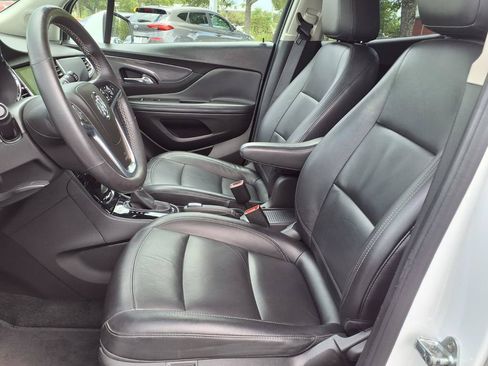 Used 2020 Buick Encore Essence FWD image 23
