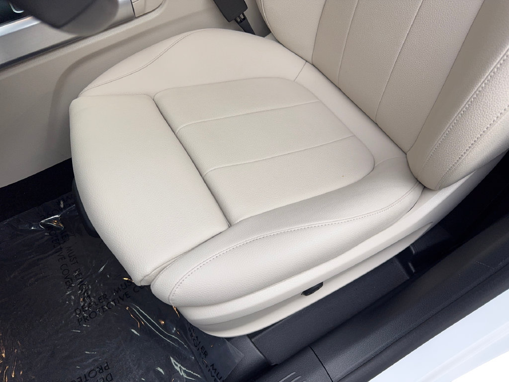 Used 2025 Mercedes-Benz GLB 250 w/ Exclusive Package image 29