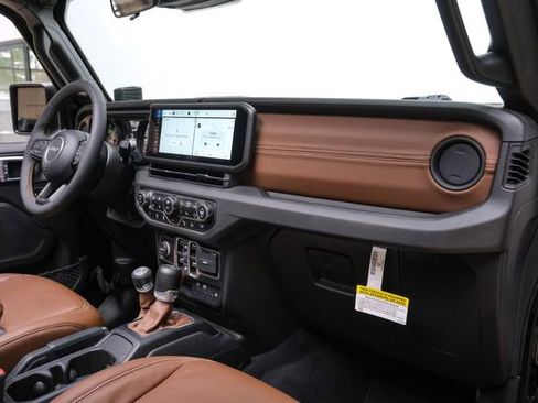 Used 2024 Jeep Wrangler Unlimited Sport AWD/4WD image 15