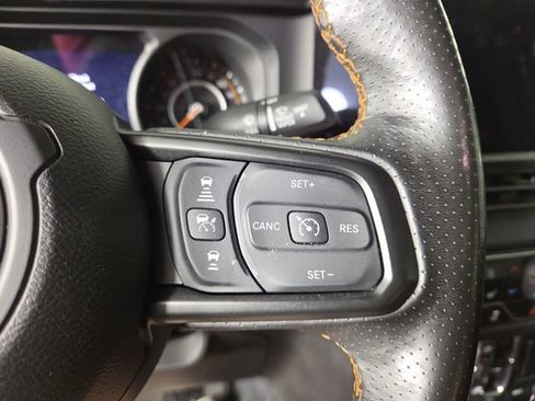 Used 2024 Jeep Gladiator Mojave AWD/4WD image 24