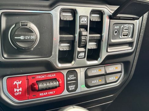 Used 2021 Jeep Wrangler Unlimited Rubicon w/ Uconnect 4C Nav & Sound Group AWD/4WD image 25
